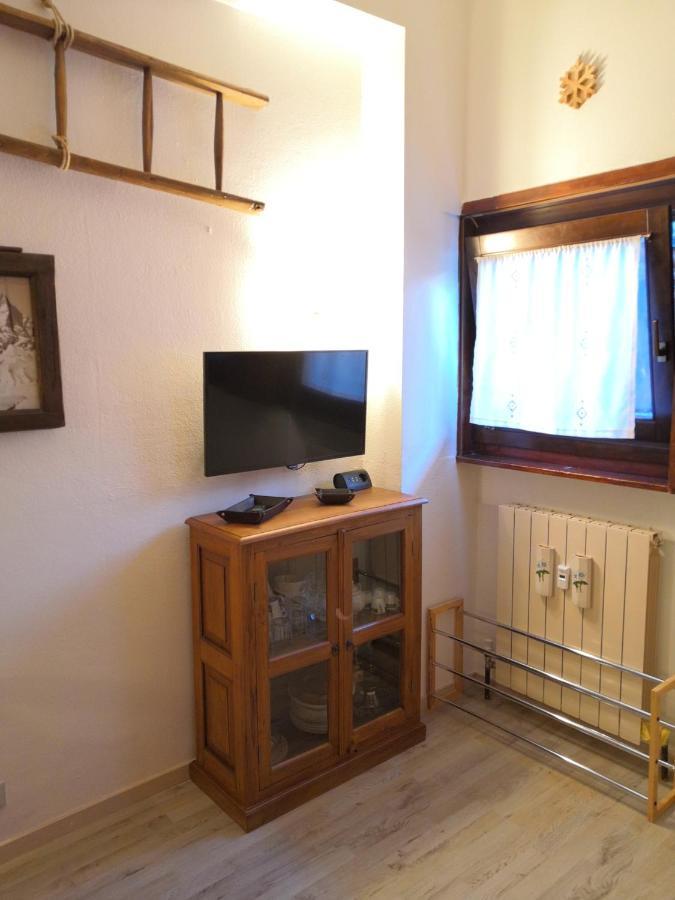 شقة Le Petit Refuge Cervinia بيريوِل تْشيرفينيا المظهر الخارجي الصورة