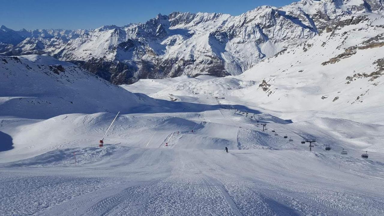 شقة Le Petit Refuge Cervinia بيريوِل تْشيرفينيا المظهر الخارجي الصورة