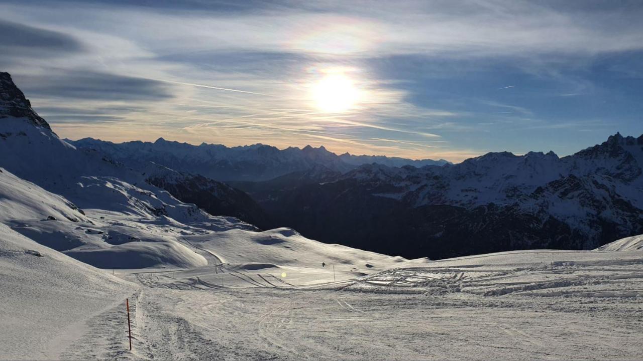 شقة Le Petit Refuge Cervinia بيريوِل تْشيرفينيا المظهر الخارجي الصورة