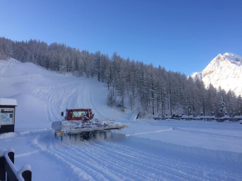 شقة Le Petit Refuge Cervinia بيريوِل تْشيرفينيا المظهر الخارجي الصورة