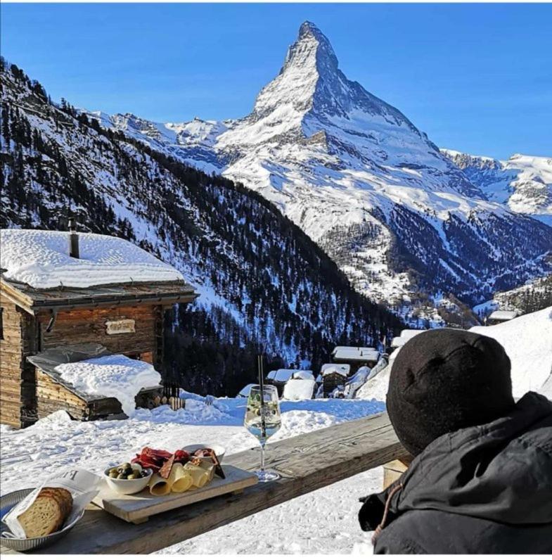 شقة Le Petit Refuge Cervinia بيريوِل تْشيرفينيا المظهر الخارجي الصورة
