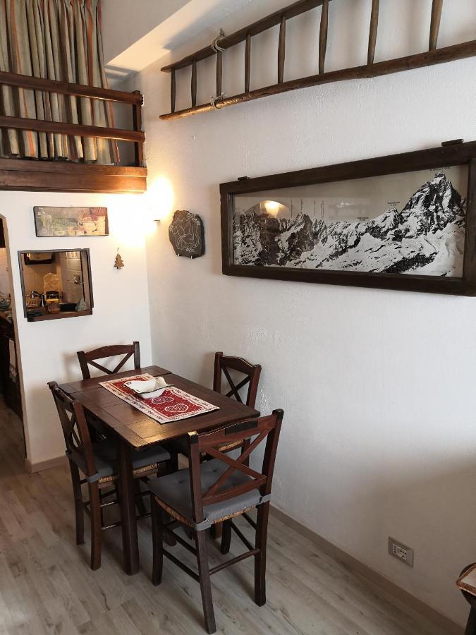 شقة Le Petit Refuge Cervinia بيريوِل تْشيرفينيا المظهر الخارجي الصورة