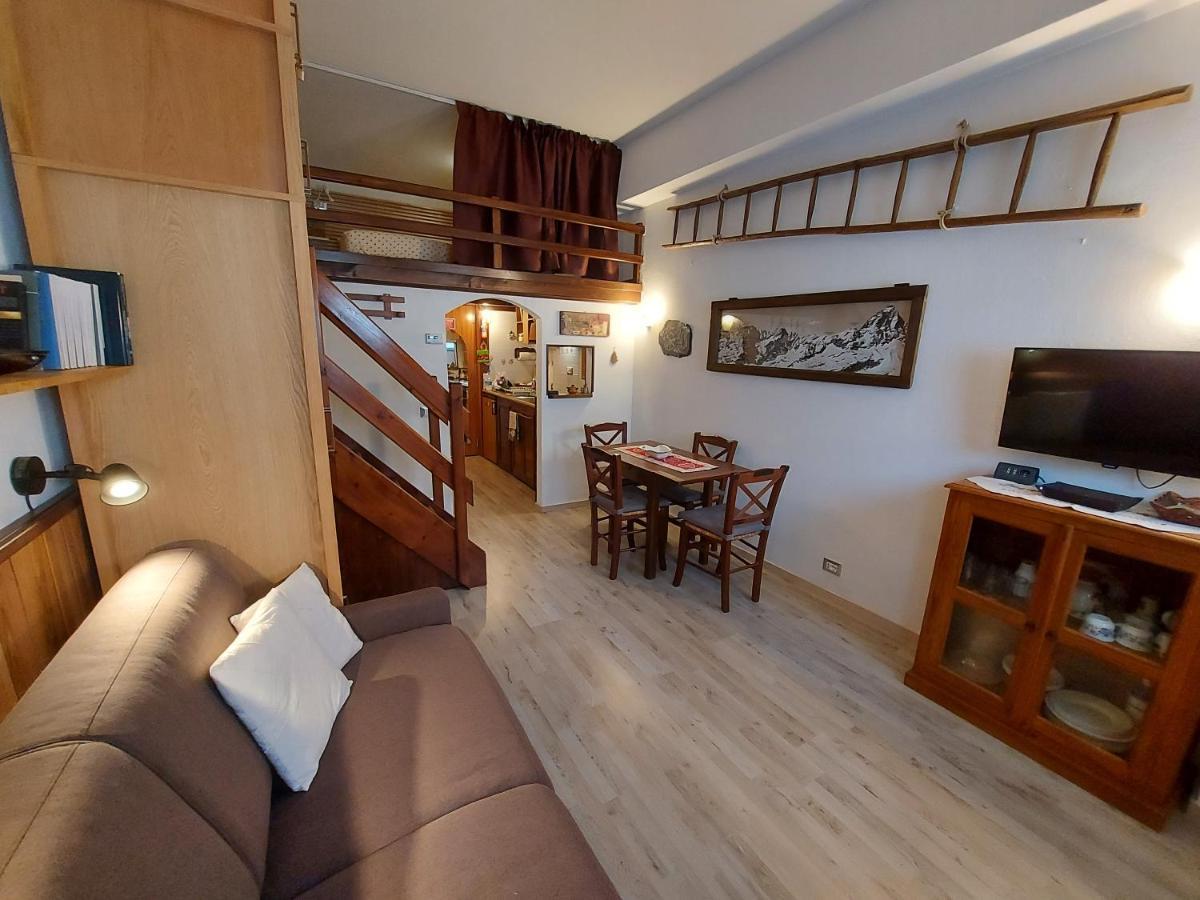 شقة Le Petit Refuge Cervinia بيريوِل تْشيرفينيا المظهر الخارجي الصورة